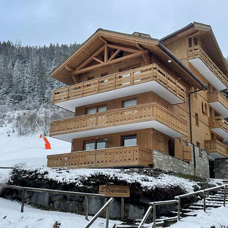 Meribel Centre La Chaudanne - Chalet Épervière - 3 bedrooms ski in&out apartment - 1 minute to main ski lifts, 5 minutes walk to center of Méribel Exterior foto