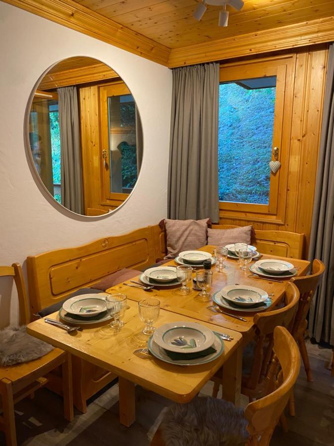 Meribel Centre La Chaudanne - Chalet Épervière - 3 bedrooms ski in&out apartment - 1 minute to main ski lifts, 5 minutes walk to center of Méribel Exterior foto