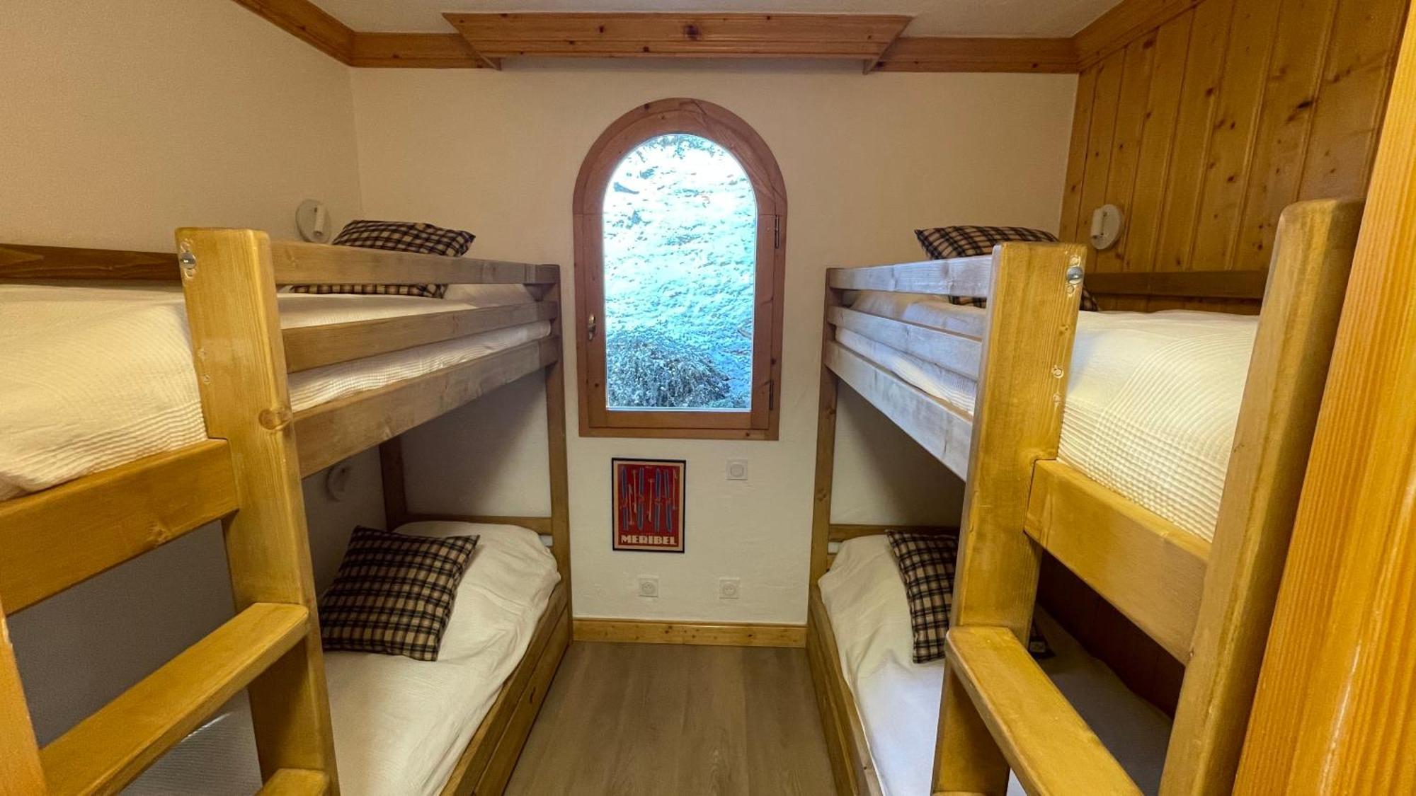 Meribel Centre La Chaudanne - Chalet Épervière - 3 bedrooms ski in&out apartment - 1 minute to main ski lifts, 5 minutes walk to center of Méribel Exterior foto