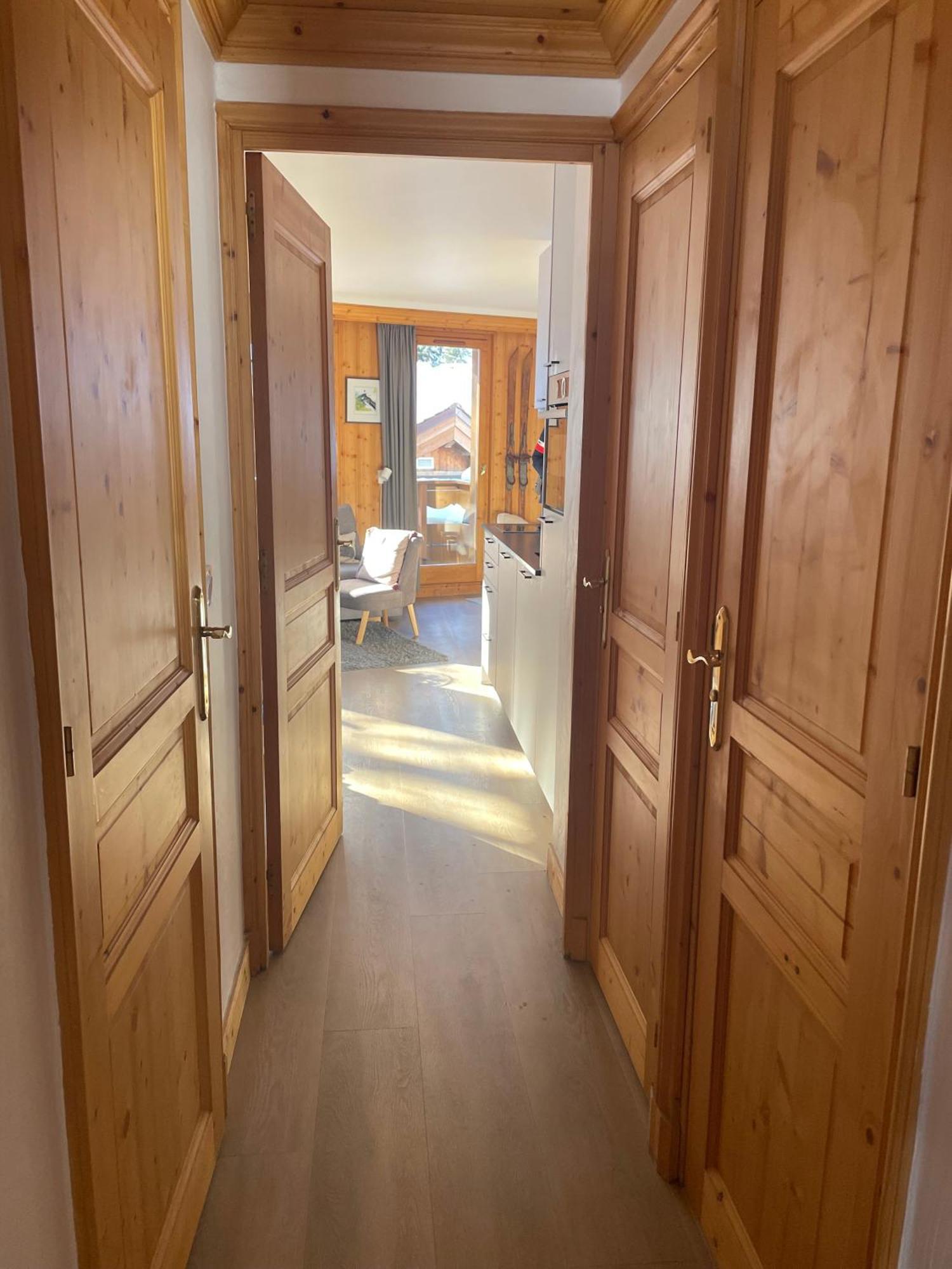 Meribel Centre La Chaudanne - Chalet Épervière - 3 bedrooms ski in&out apartment - 1 minute to main ski lifts, 5 minutes walk to center of Méribel Exterior foto